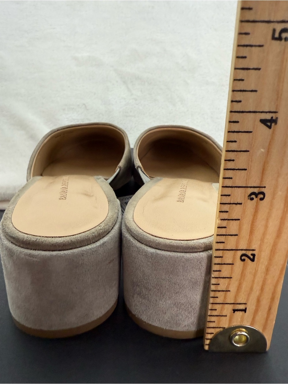 Women’s Banana Republic Tan Suede Mules Size 7.5 Mid Block Heel - Picture 3 of 10